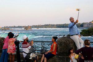 Journey to the Maid of the Mist: Immigrants and the Great American Road Trip