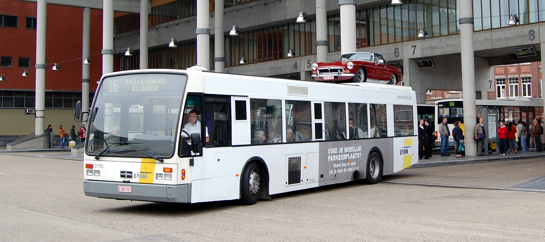 Slip schoenen klem Oefening Belgian bus company knows solution for car parking problems - The  Crittenden Automotive Library