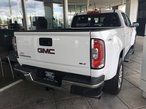 2017 GMC Canyon 4WD SLT Crew Cab Long Box in Summit White