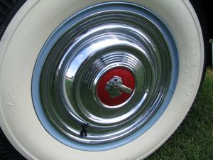 1951 Pontiac Chieftain Deluxe Wheel