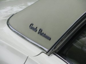 Pontiac Grande Parisienne Emblem
