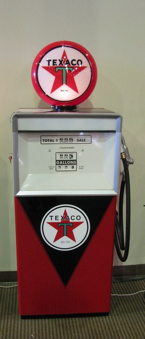 1960's Texaco Wayne Gas Pump