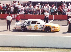 1988 Geoff Bodine Car at the 1988 Champion Spark Plug 400