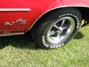 1975 Pontiac Grand Prix Wheel