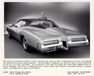 1971 Buick Riviera press photo