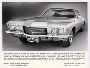 1971 Buick Riviera press photo